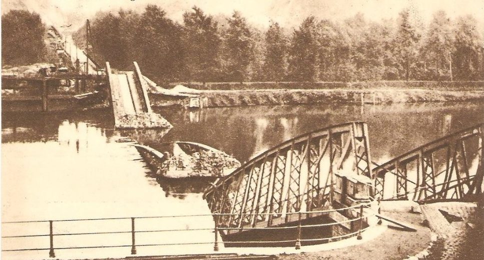 pont Engis détruit
